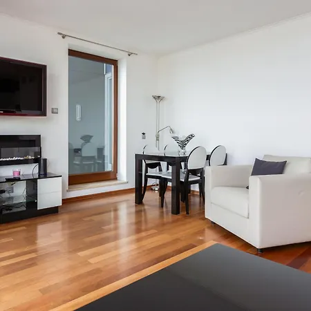 Sea Towers Luxury דירה