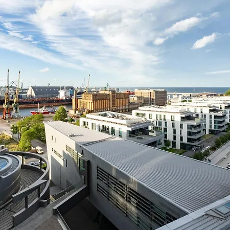 Sea Towers Luxury גדינייה